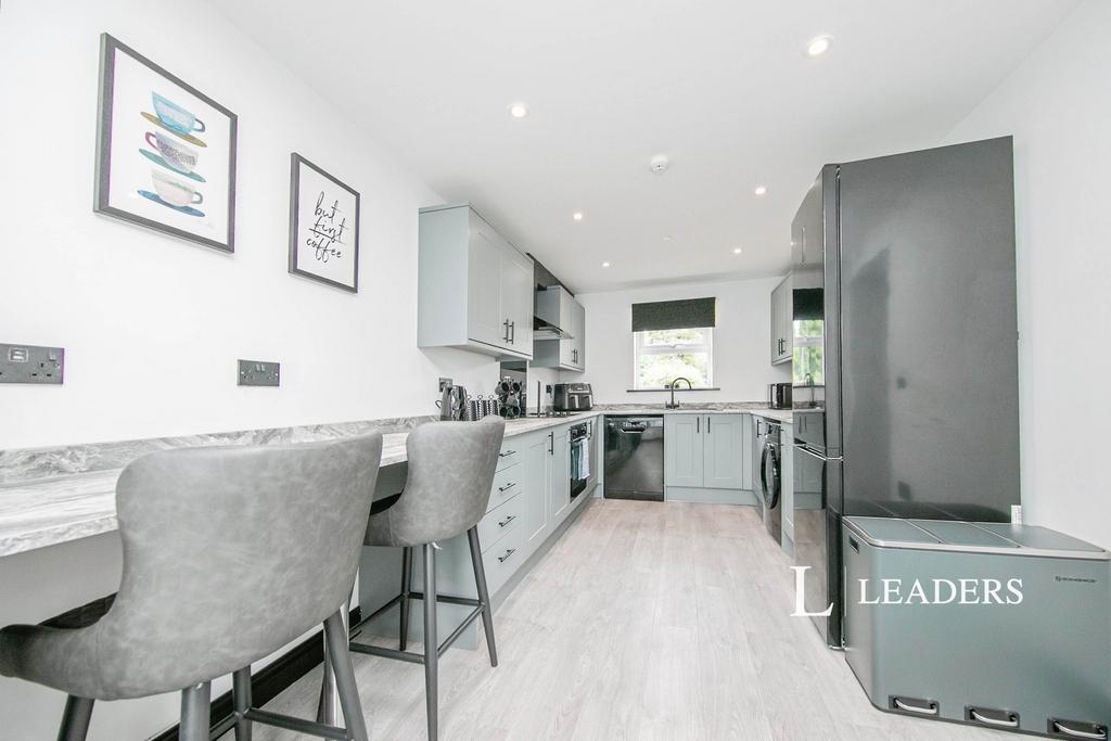 Kitchen 4