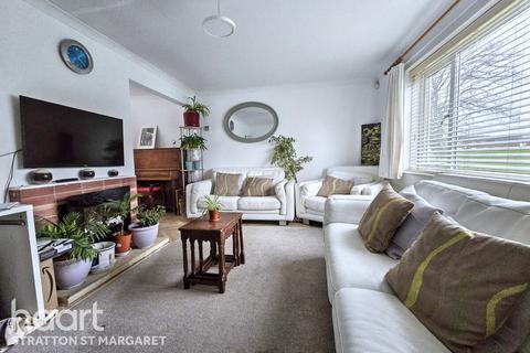 3 bedroom terraced house for sale, Cranmore Avenue, Swindon