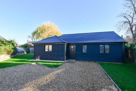 2 bedroom detached bungalow for sale, Park Avenue, Newmarket CB8