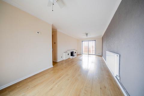 3 bedroom end of terrace house to rent, Saturn Close, Hampshire SO16