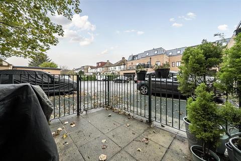 undefined, Red Lion Road, Tolworth