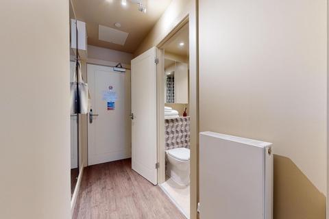 Studio to rent, Crossharbour Plaza