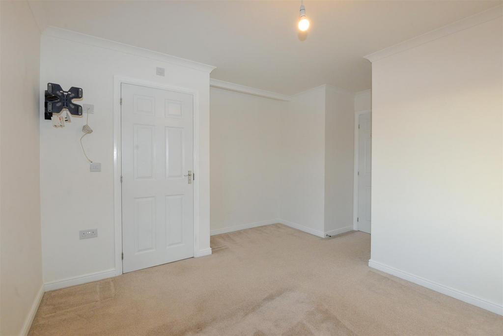Bedroom1 3.jpg