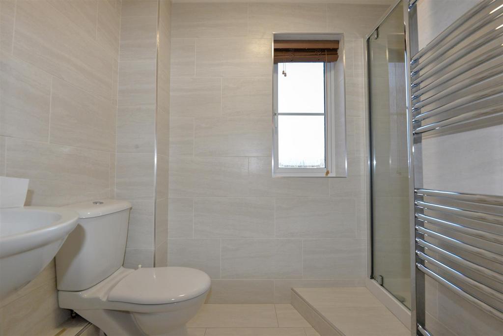 Ensuite 1.jpg