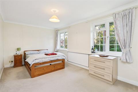 undefined, St. Georges Road, Weybridge, Surrey, KT13
