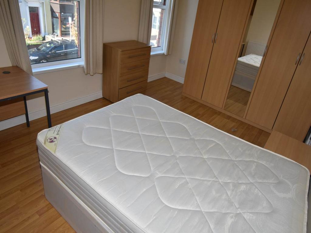 Bedroom 5 photo 1