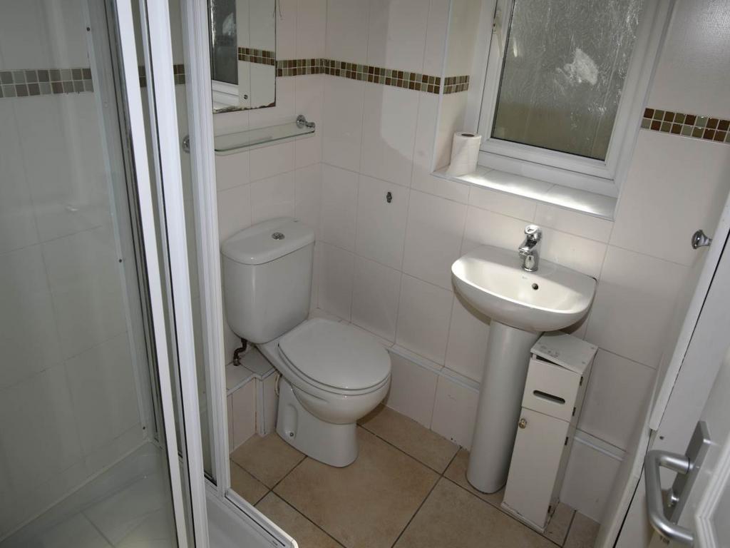 Ground floor bathroo