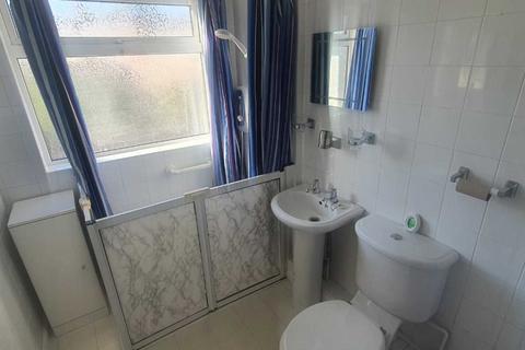 undefined, Room Available, Ryde Park Road, Rednal, B45