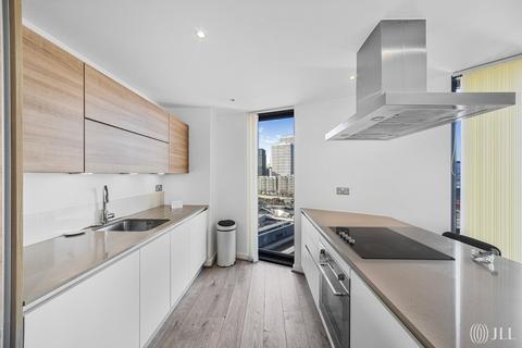 3 bedroom flat to rent, Station Street London E15