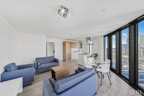 3 bedroom flat to rent, Station Street London E15