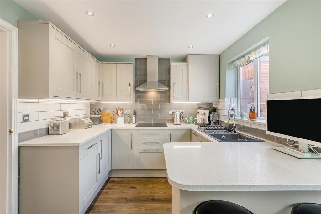 8670978-interior02.jpg