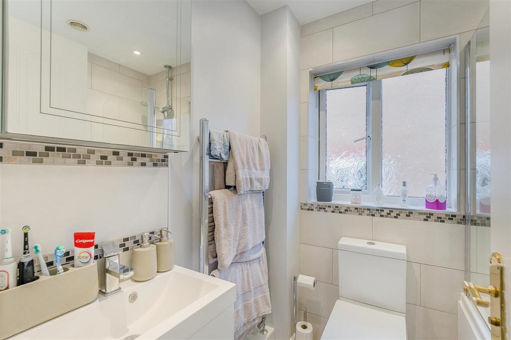 8670978-interior10.jpg