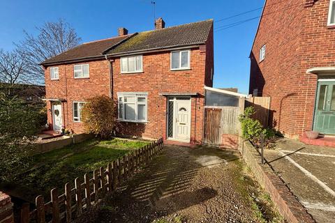 2 bedroom semi-detached house to rent, Chippenham Road, Romford, RM3