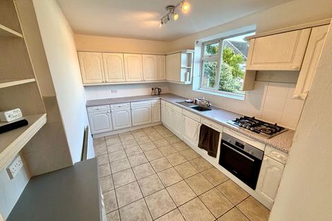2 bedroom semi-detached house to rent, Chippenham Road, Romford, RM3