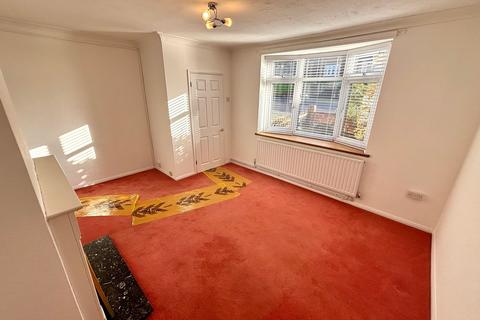 2 bedroom semi-detached house to rent, Chippenham Road, Romford, RM3