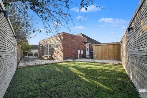 2 bedroom detached bungalow for sale, Wilson Avenue, Kirkby-In-Ashfield, NG17