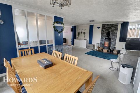 4 bedroom detached house for sale, The Green, Martham