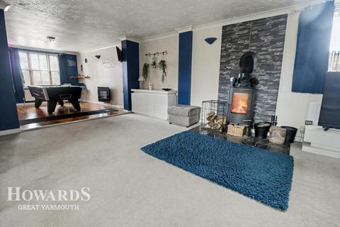 4 bedroom detached house for sale, The Green, Martham