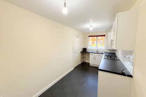 3 bedroom end of terrace house to rent, Birch Grove, Goole DN14