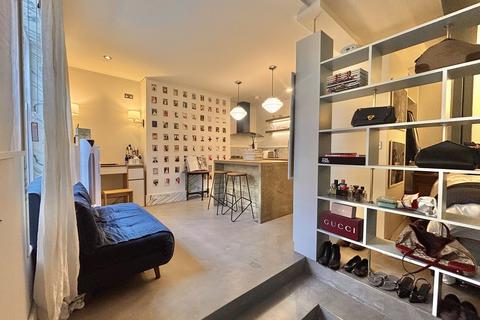 Studio for sale, Holland Road, London, W14