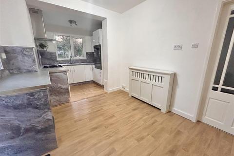 3 bedroom house to rent, 21 Eastdale RoadMeltonEast Yorkshire