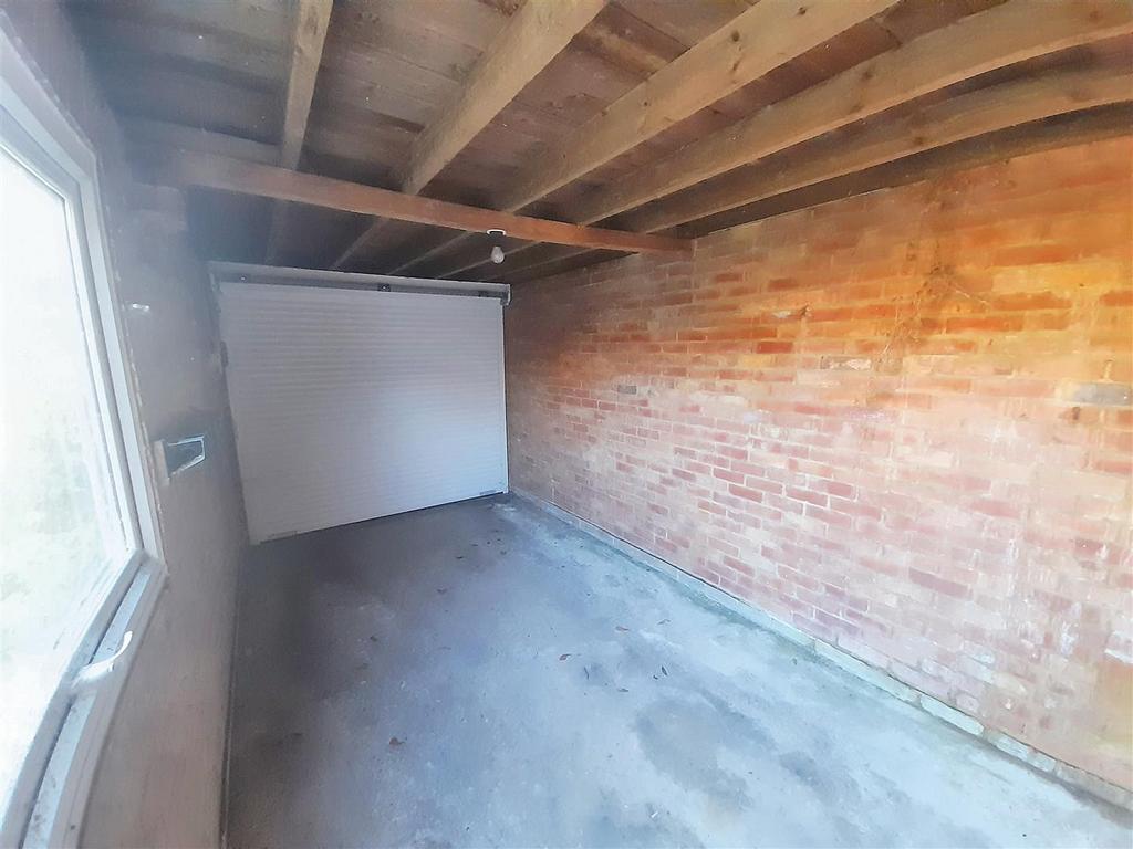 Garage.jpg