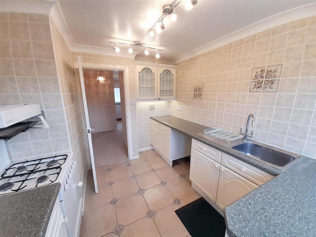 Kitchen 1.jpg
