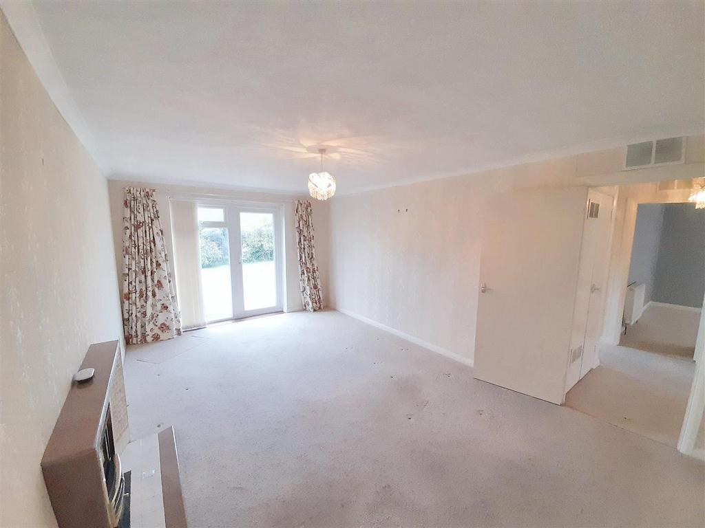 Living room 1.jpg