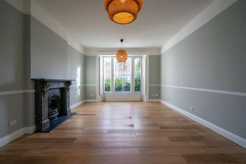 3 bedroom maisonette to rent, Bartholomew Villas, Kentish Town, NW5