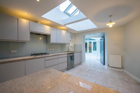 3 bedroom maisonette to rent, Bartholomew Villas, Kentish Town, NW5