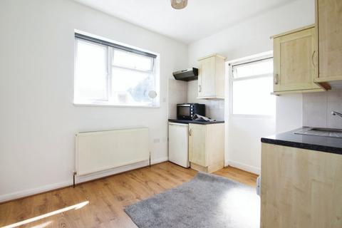 undefined, Bathurst Walk, Richings Park SL0