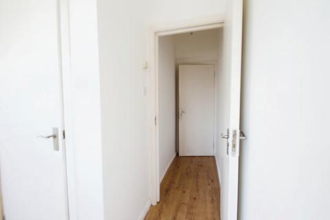 undefined, Bathurst Walk, Richings Park SL0