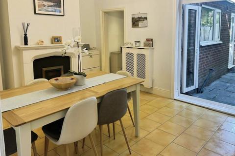 3 bedroom apartment to rent, New Malden, London, KT3