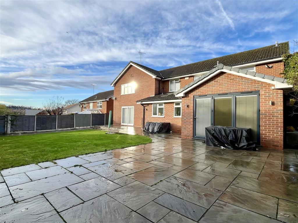 Rear Garden 2.jpeg