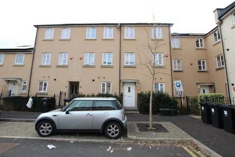 5 bedroom terraced house to rent, Wood Mead, Bristol BS16