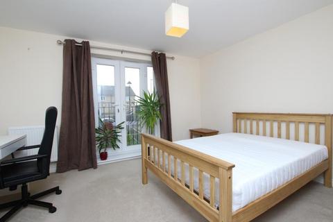 5 bedroom terraced house to rent, Wood Mead, Bristol BS16