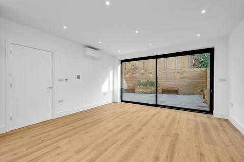 undefined, Adelaide Road, Surbiton, KT6
