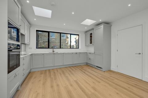 undefined, Adelaide Road, Surbiton, KT6