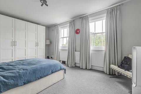 undefined, Lauriston Road, London E9