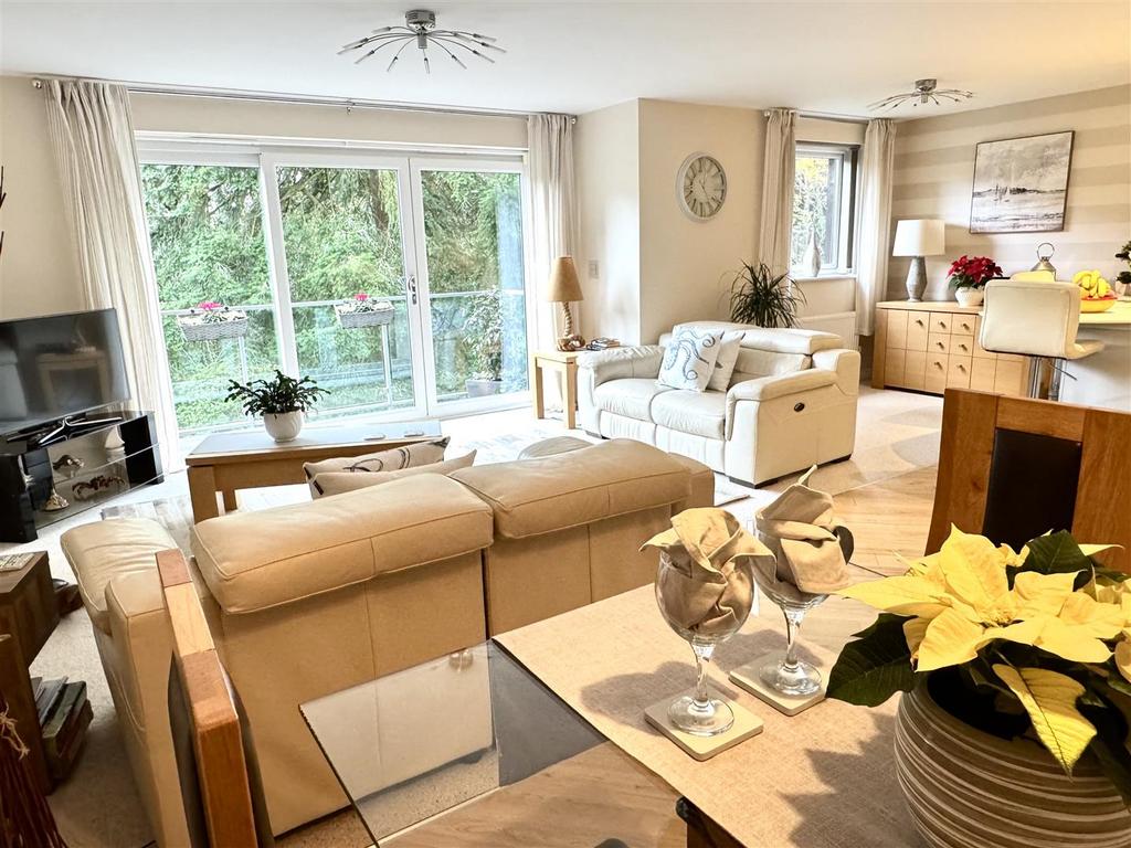 OOpen Plan Lounge Diner