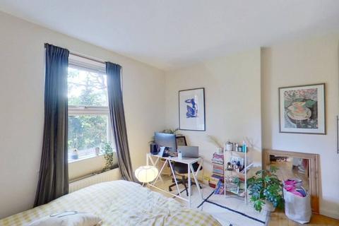 2 bedroom flat to rent, Philpot Street, Whitechapel, London, E1