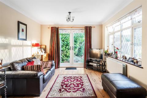 3 bedroom detached house for sale, The Crescent, Belmont Village, SM2