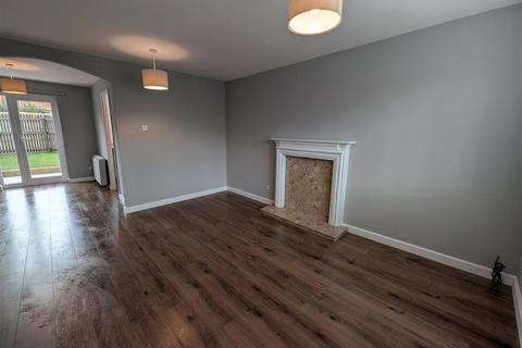 3 bedroom semi-detached house to rent, Marske Grove, Darlington