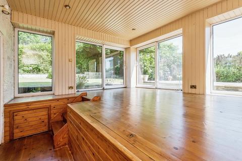 5 bedroom semi-detached house to rent, Lark Hill, West Yorkshire BD19