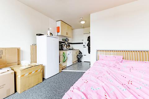 Studio to rent, St. Augustines Street, Norwich, NR3