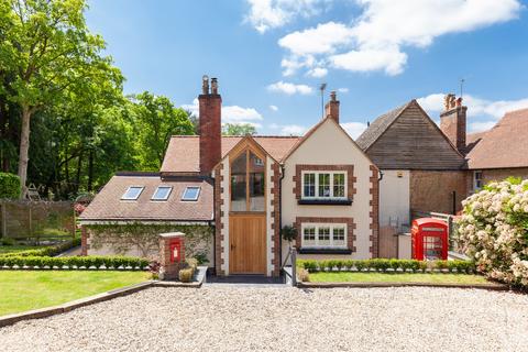 3 bedroom semi-detached house to rent, White Barn, Boars Hill
