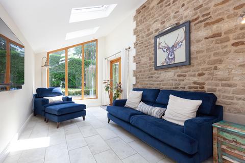 3 bedroom semi-detached house to rent, White Barn, Boars Hill