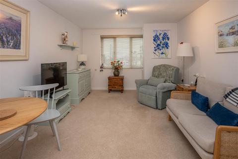 undefined, Kings Road, Brentwood