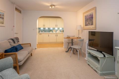 undefined, Kings Road, Brentwood