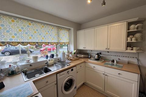 undefined, Escroft Close, Bradford BD12